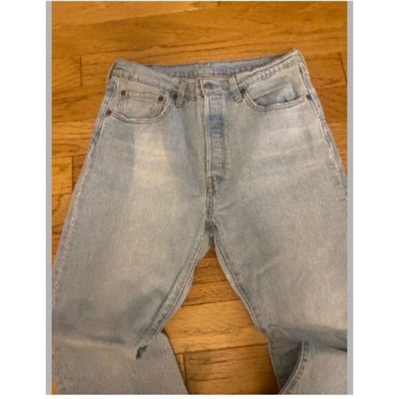 Levi's women's Light Wash button fly high rise 31W x 32L cotton jeans - Picture 3 of 11